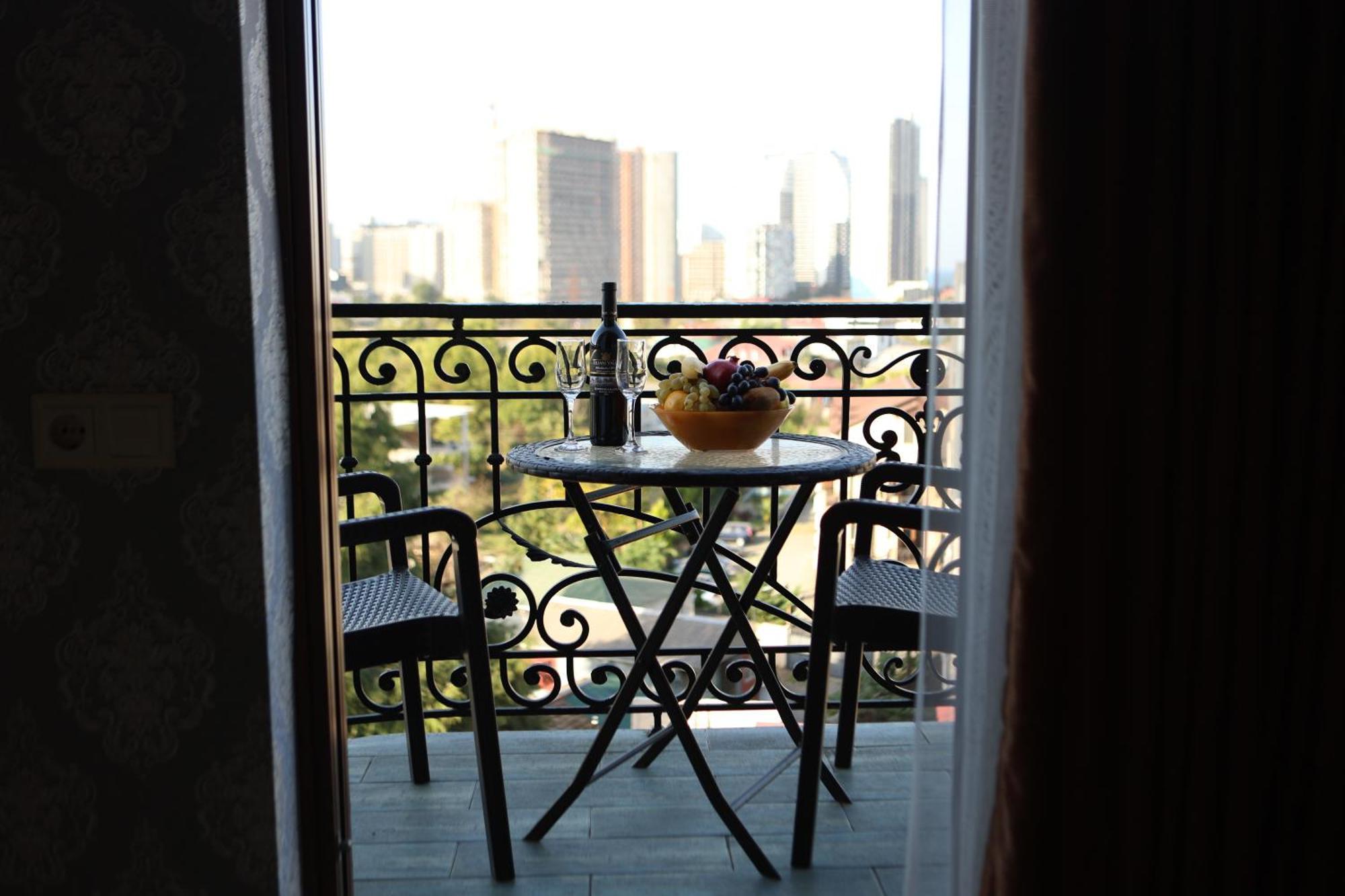 Dream Tower Hotel Batumi Exterior photo