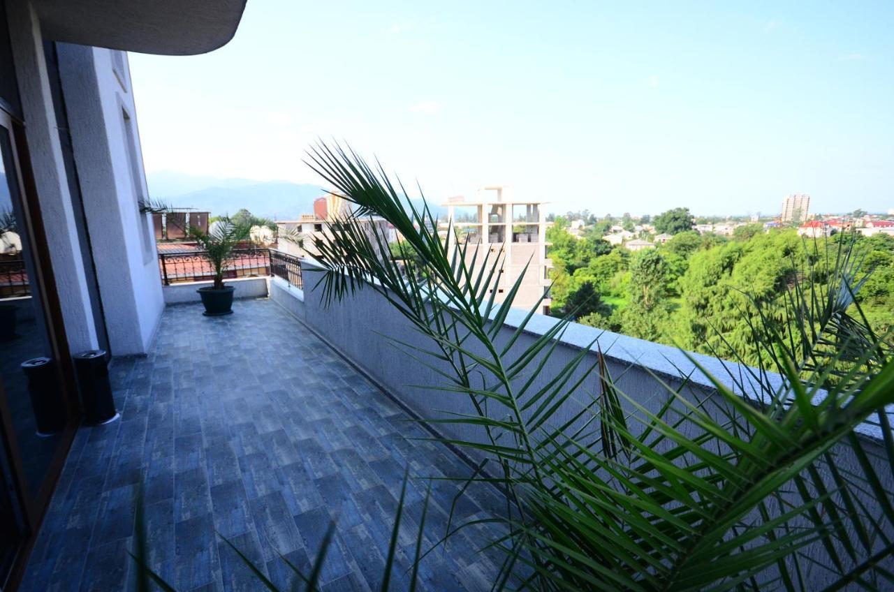 Dream Tower Hotel Batumi Exterior photo